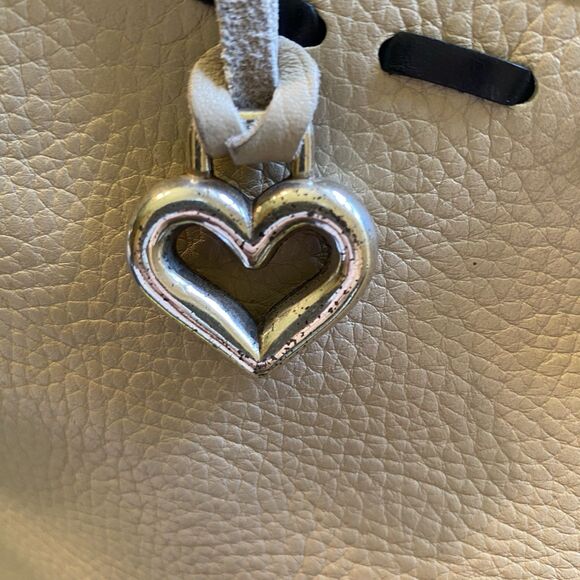 Brighton Beige Leather with Black Trim Shoulder Bag Dust Bag Pebbled - Picture 6 of 12